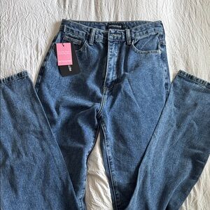 PrettyLittleThing Blue Straight Leg Jeans